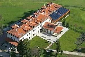 Oca Palacio De La Llorea & ديفا